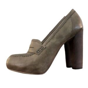 Boutique 9 olive 100% olive green leather platform loafer 4.5” heels SZ 9.5